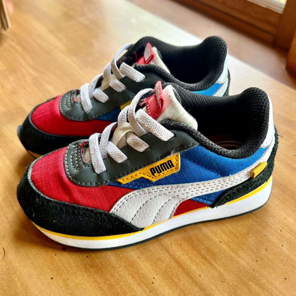 Children’s size 9 puma sneakers